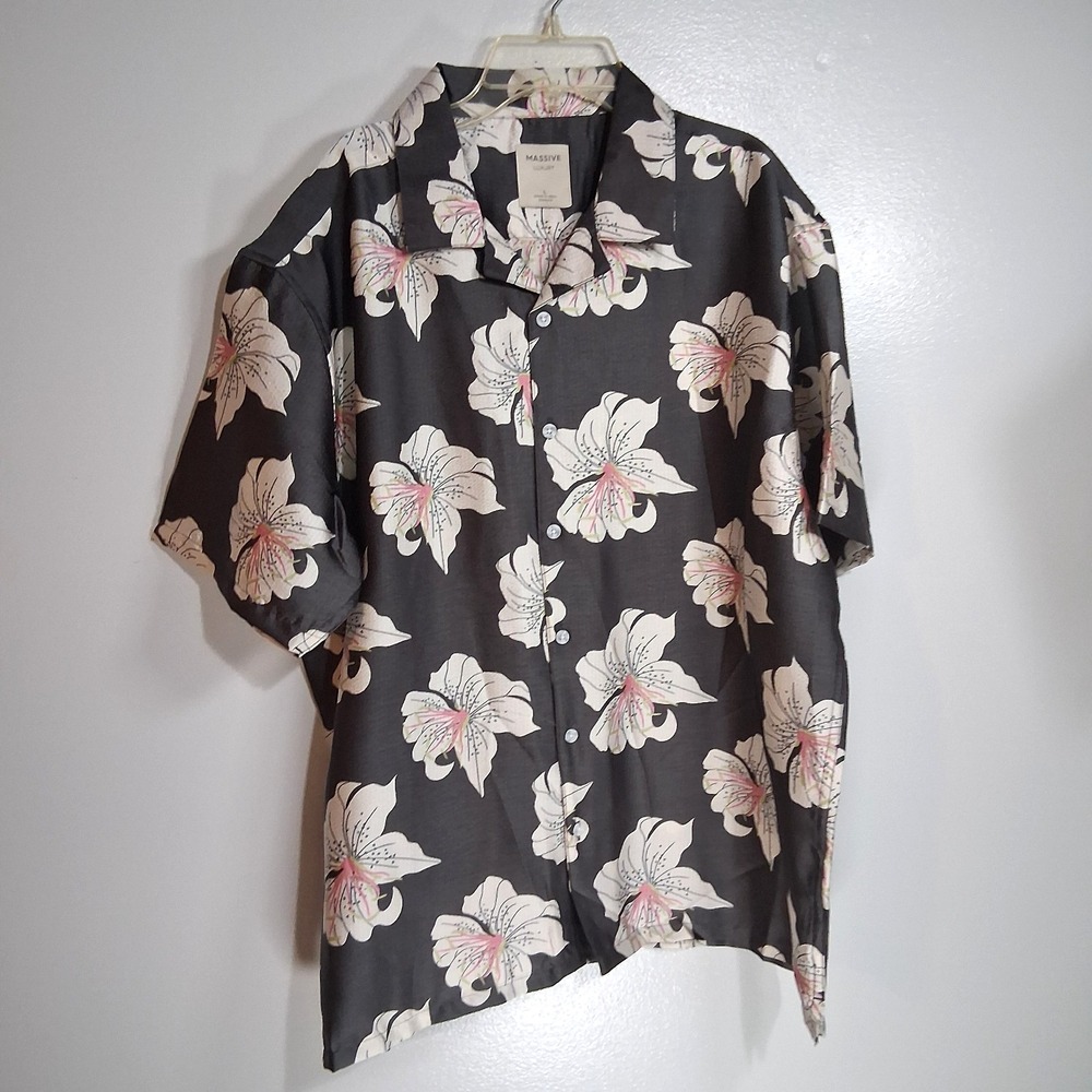 Massive Luxury Men L Button Down Casual Floral Hawiian Style Short Sleeve NWT - Picture 2 of 10